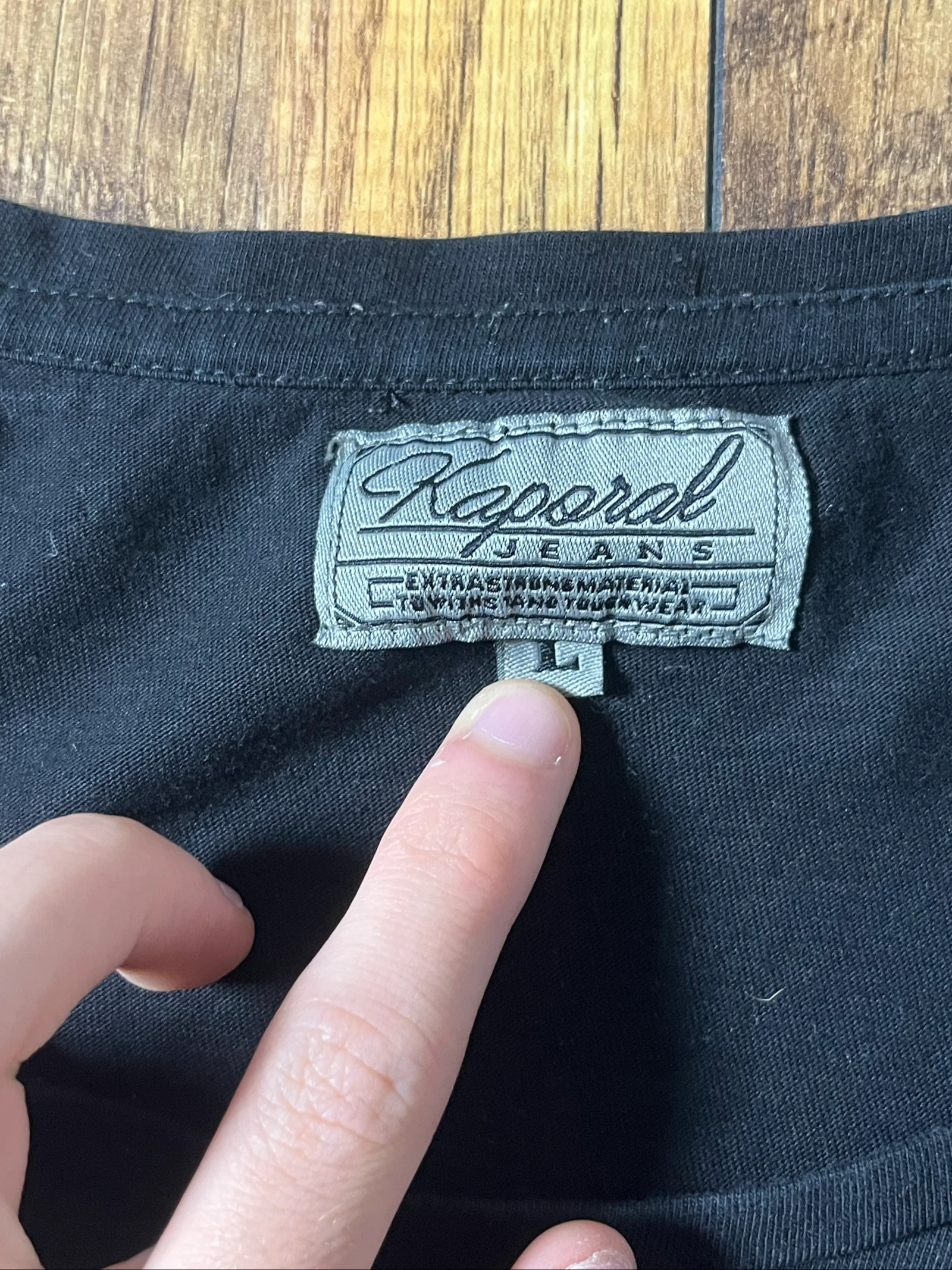 Vintage embossed logo black t-shirt - Kaporal - size L - good condition – photo 2